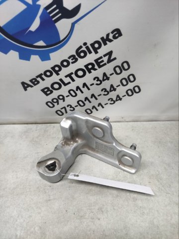 Петля заднтої двері, правої A2057300437 MERCEDES