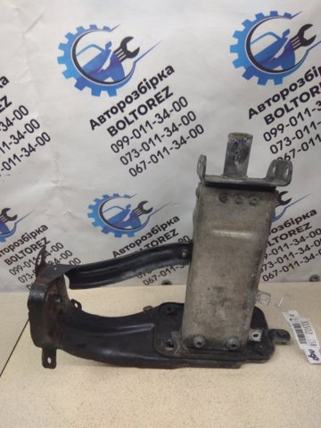 Праве кріплення переднього бампера A2116200895 MERCEDES