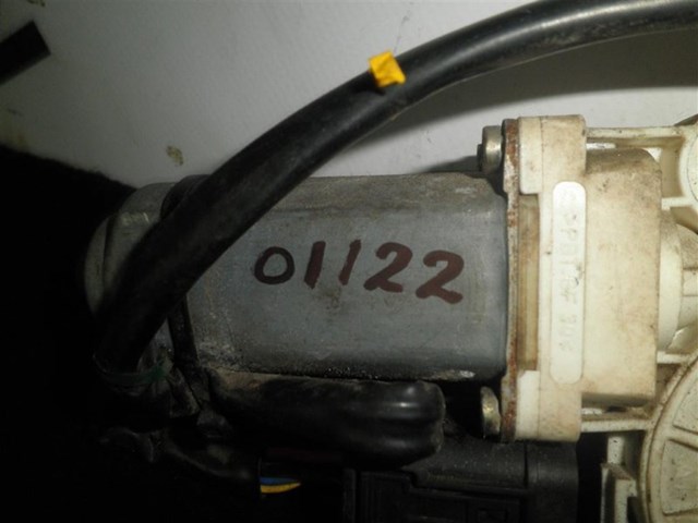 Моторчик стеклоподъемника задний левый A 2118202342