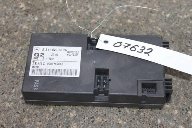 Перемикач підігріву сидінь A2118203626 MERCEDES