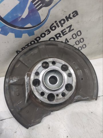 Цапфа поворотна права A2123500241 MERCEDES