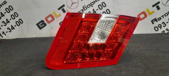 Задня ліва внутрішня фара A2129060158 MERCEDES