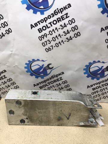 Кронштейн підсилювача переднього бампера A2136201500 MERCEDES