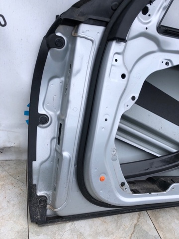 Пасажирські передні двері A2137200205 MERCEDES