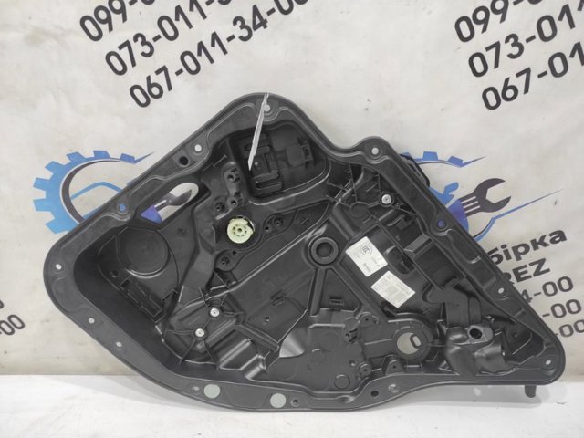Механізм стеклопод'емника двері задньої, правої A2137306805 MERCEDES