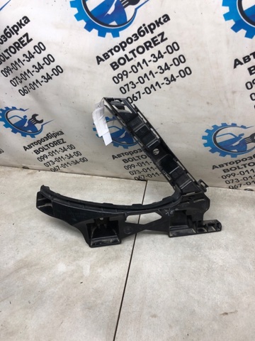 Кріплення бамера ліве A2138850365 MERCEDES