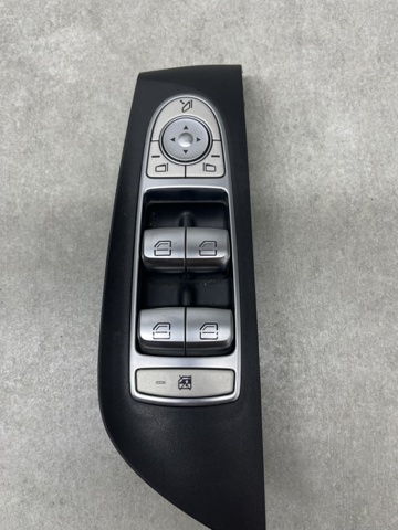 Кнопки переднього лівого склопід'ємника A2139054803 MERCEDES