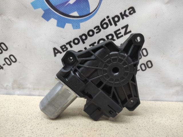 Моторчик склопідйомника двері задніх, лівих A2139060502 MERCEDES