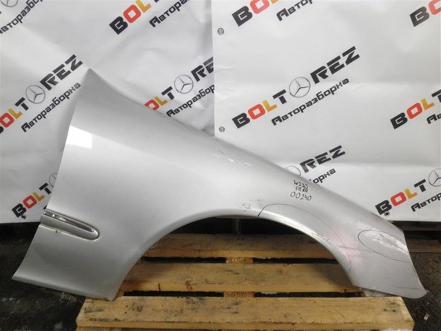 Переднє праве крило A2208800418 MERCEDES