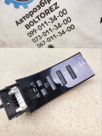 Блок кнопок центральної консолі A2218215451 MERCEDES