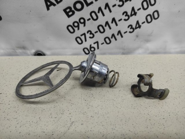 Емблема капота A2218800086 MERCEDES