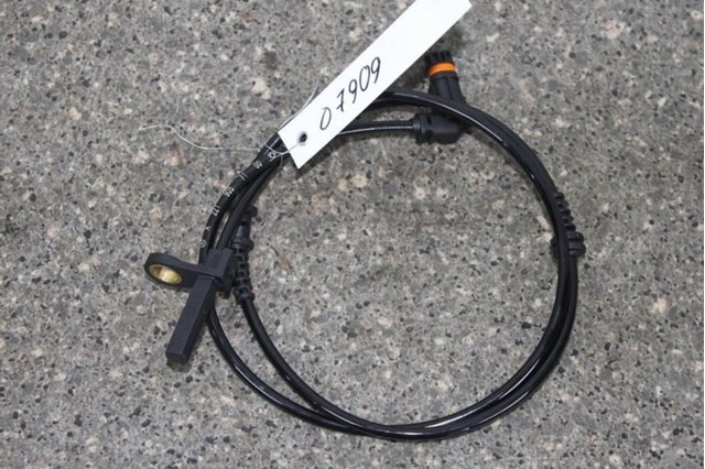Датчик АБС передній A2219057100 MERCEDES