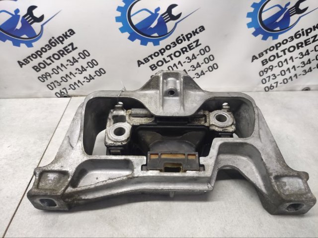 Права подушка двигуна A2462401817 MERCEDES