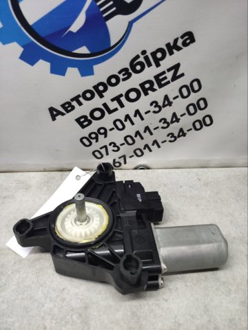 Моторчик склопідйомника двері задніх, лівих A2469063100 MERCEDES