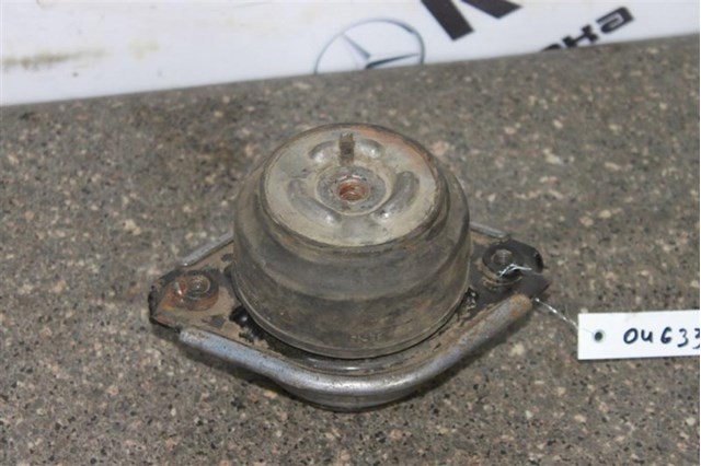 Подушка (опора) двигуна, ліва/права A2512404117 MERCEDES