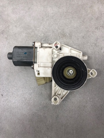 Моторчик склопідйомника двері задніх, лівих A2518200108 MERCEDES