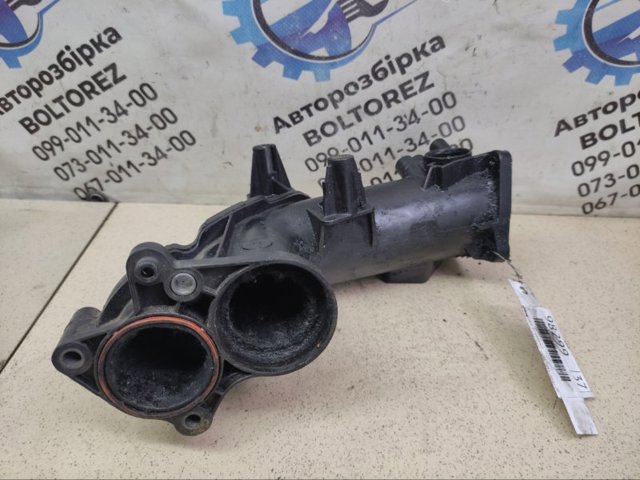 Патрубок дросельний A6420901637 MERCEDES