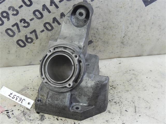 Кронштейн подушки (опори) двигуна, лівої A6462230604 MERCEDES