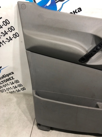 Обшивка дверей передніх лівих A90672700717J69 MERCEDES