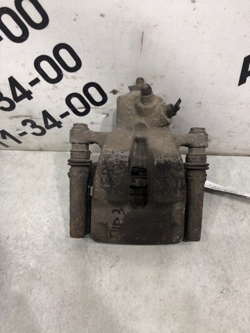 Супорт гальмівний задній правий B4Y72698ZD MAZDA