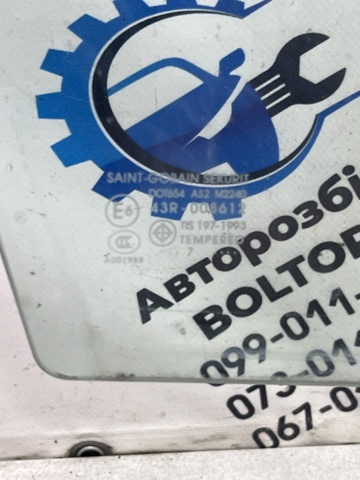 Скло передніх дверей, правих BP4K58511B MAZDA