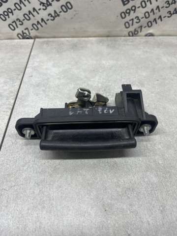 Ручка багажника BP4K62410A MAZDA