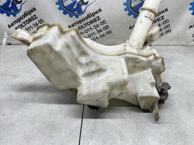 Водяний бачок омивача скла BP4K67480D MAZDA
