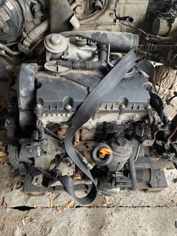 Двигун у зборі Volkswagen Golf 5