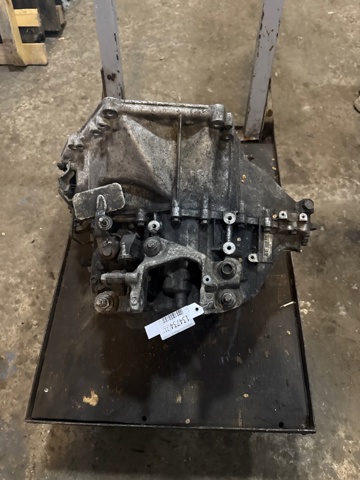 Ручна коробка передач D65503000 MAZDA