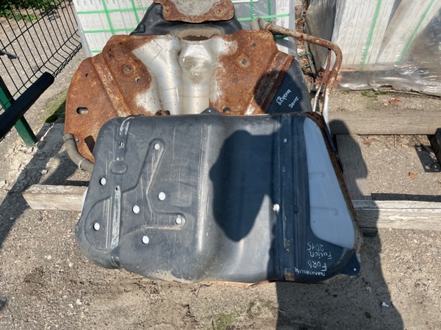 Бензобак DG9Z9002F FORD