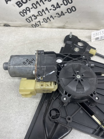 Мотор склопідйомника дверей передніх, правих DS7Z7823394B FORD