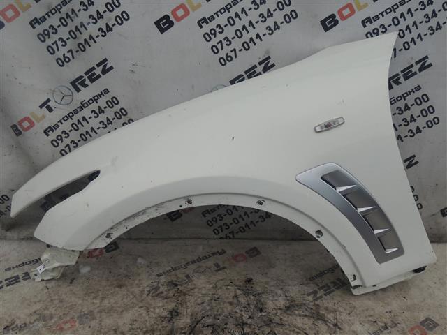 Переднє ліве крило F31011CAAA NISSAN