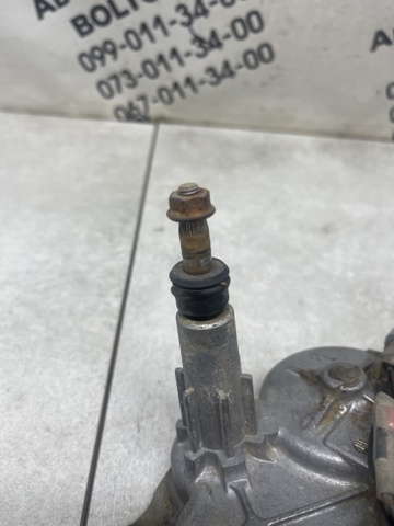 Склоочисник дверей задка G21B67450A MAZDA