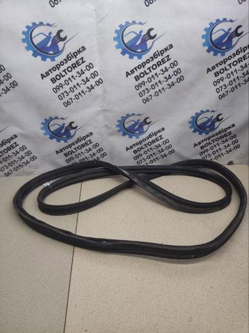 Прокладка дверей багажника GHK156951A MAZDA