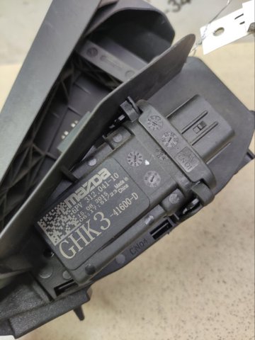 Педаль акселератора GHK341600D MAZDA