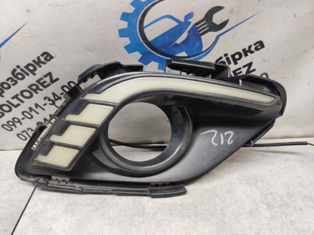 Заглушка ПТФ бампера переднього права GHR450C11A MAZDA