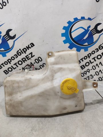 Водяний бачок омивача скла GJ5A67480B MAZDA