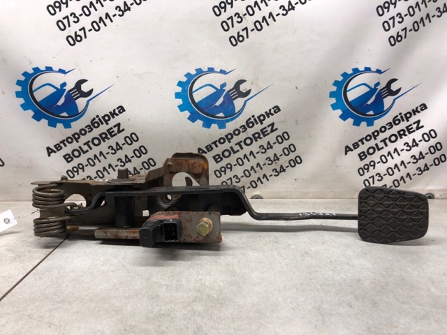 Педаль гальма GJ6A43300B MAZDA
