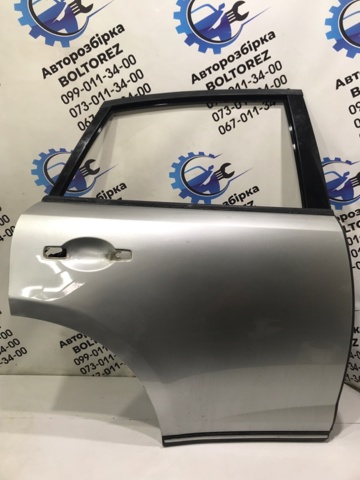 Двері пасажирські задні праві H2100CG0MM NISSAN