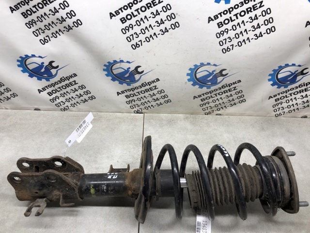 Подушка амортизатора переднього KD3534380C MAZDA
