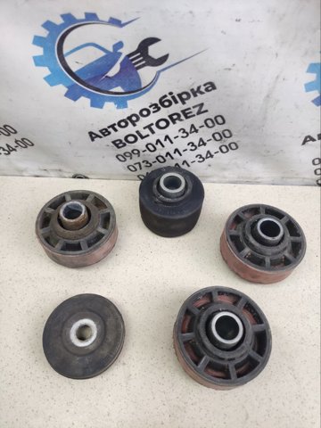 Подушка рами (кріплення кузова) KVF500161 LAND ROVER