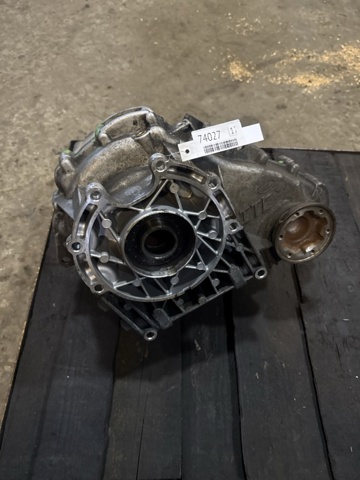 Коробка роздавальна LR023011 LAND ROVER