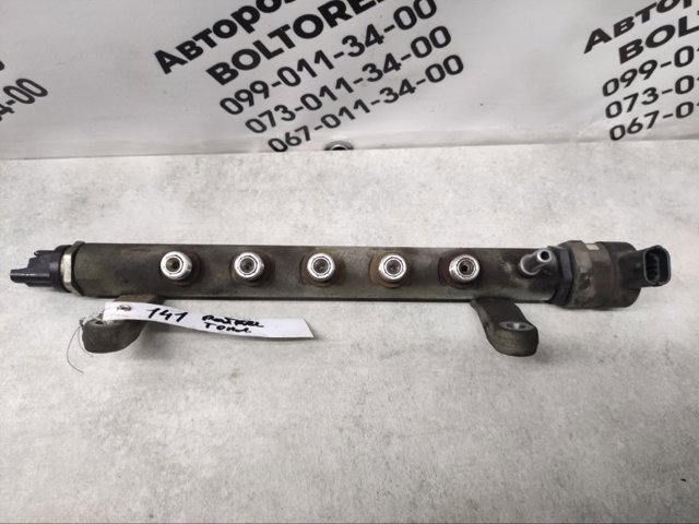Рампа форсунок системи упорскування палива MN982216 MITSUBISHI