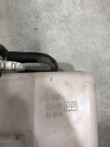 Бачок системи охолодження, розширювальний MR404879 MITSUBISHI