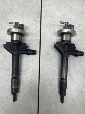 Форсунка дизельна в зборі, розпилювач + тримач RF5C13H50A MAZDA