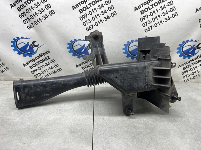 Повітроприймач Z60113200A MAZDA