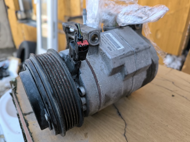 Компресор системи кондиціювання 68251535AE CHRYSLER