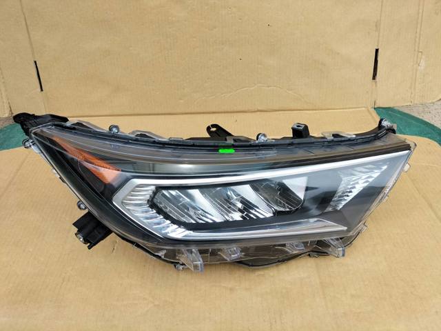 Фара основна права 811100R141 TOYOTA