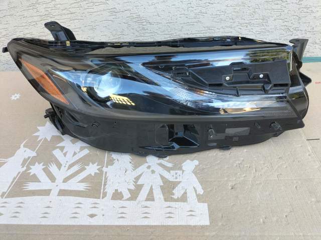 Фара основна права 81110AQ010 TOYOTA