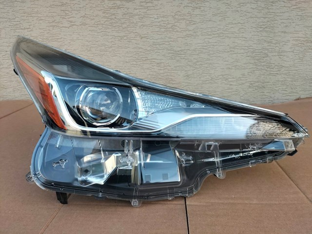 Фара комбінована, передня 8114047870 TOYOTA